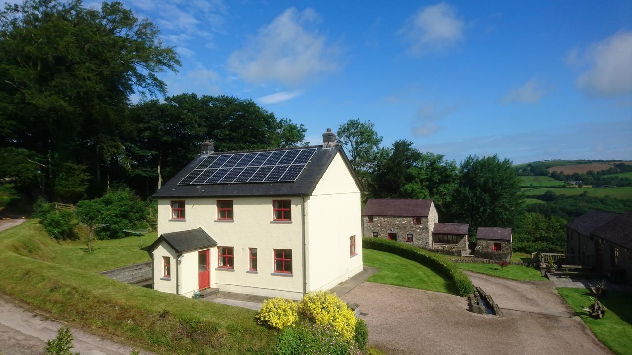 Treberfedd Farm Cottages And Cabins 람피터 외부 사진